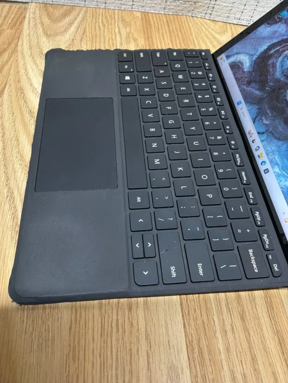 Microsoft Surface Go 2 128GB 8GB RAM Intel m3 Keyboard & Charger